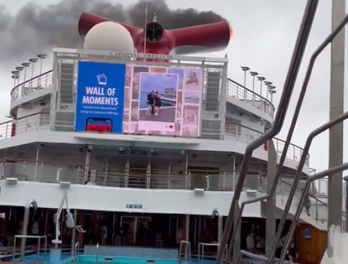 Nave da crociera colpita da un fulmine a soli 30 miglia dalle Bahamas: paura a bordo – Il video