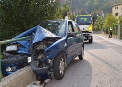 auto contro protezione