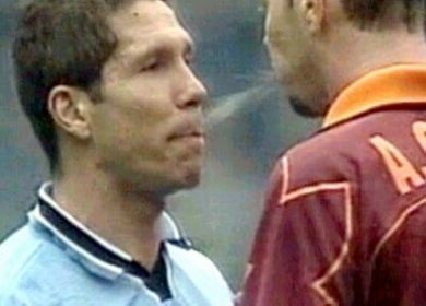 calcio violento zago simeone roma lazio 1 famoso sputo