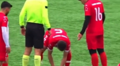 Durante partita di calcio portiere colpisce un gabbiano durante un rinvio: un calciatore esegue la rianimazione cardiopolmonare sull'uccello in campo. Il video