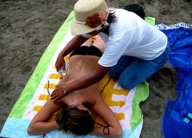divieto massaggi in spiaggia