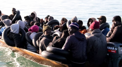 Migranti, nuova tragedia con oltre 70 migranti dispersi dopo un naufragio nel Mediterraneo