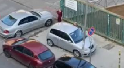 La Cassazione penale condanna il vicino dispettoso che costringe il confinante a manovre di parcheggio difficili