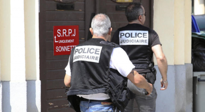 Infanticidio in Francia: un padre scopre un neonato nel suo congelatore, la polizia ne trova un secondo