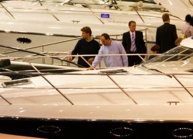ricchi acquistano yacht