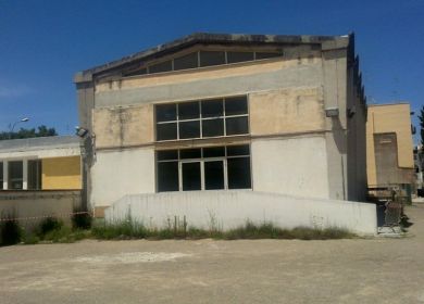 palestra scuola elementare Livio Tempesta a Lecce