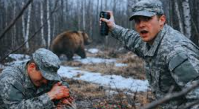 Soldati dell'esercito statunitense feriti in un attacco di orso