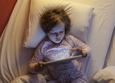 tablet e bambino