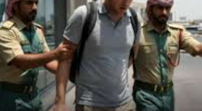 Vacanza, selfie a Dubai e non solo lì? Potrebbero costare caro