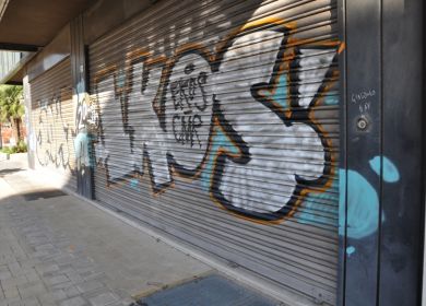 graffiti e scritte con spray via leuca