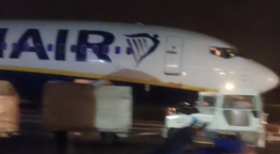 Volo Ryanair Roma Ciampino – Bruxelles atterraggio di emergenza con la ruota del carrello anteriore malfunzionante