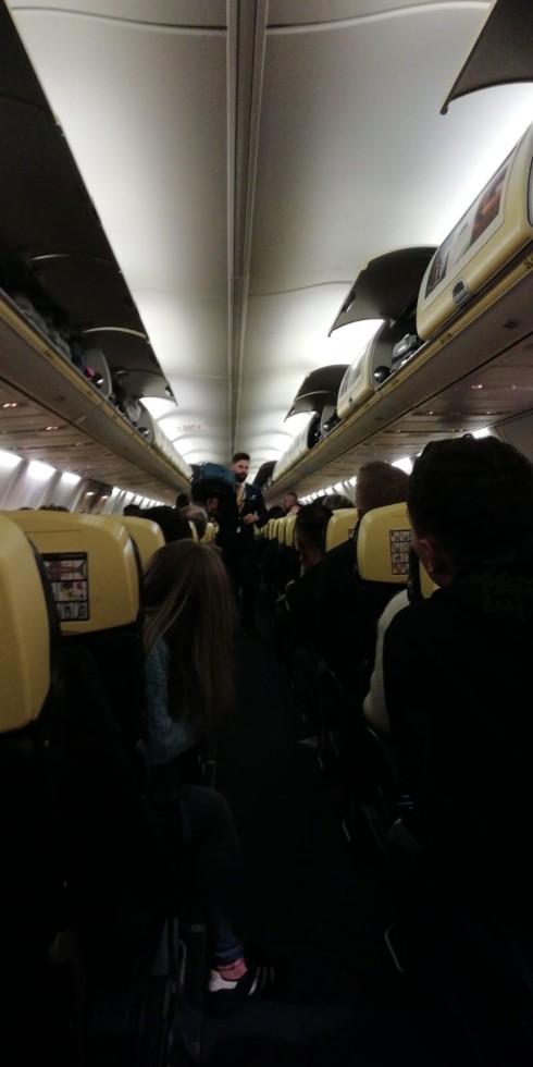 Ritardi coi bagagli. Volo Ryanair Napoli - Manchester dell’8 dicembre ritarda