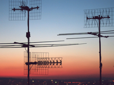 Antenna amatoriale sul tetto condominiale