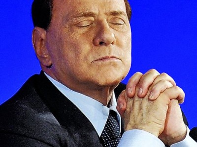 Berlusconi si addormenta al G20