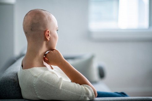 Neoplasie: screening e caschi refrigeranti per prevenire l’alopecia