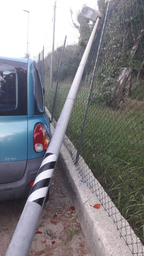 Crolla un palo, sfiorata la tragedia a San Cataldo
