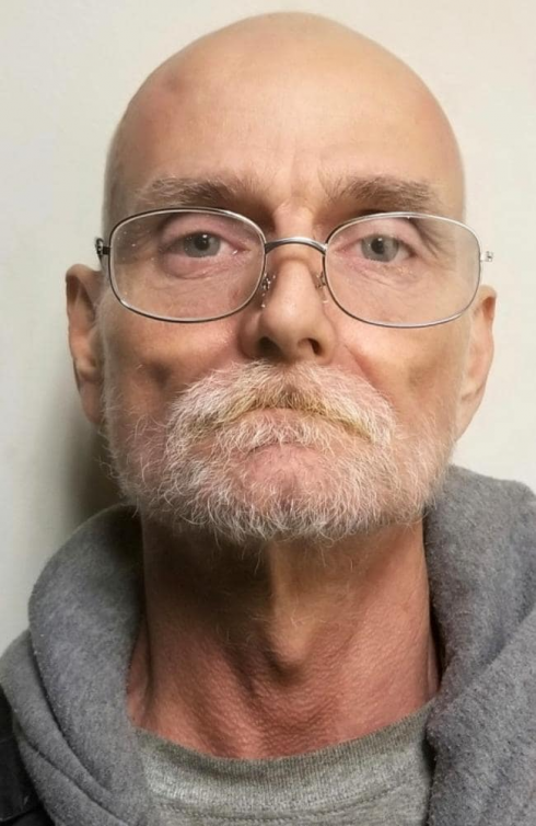 Alabama, divorato dal rimorso, malato terminale, confessa un omicidio avvenuto nel 1995.
