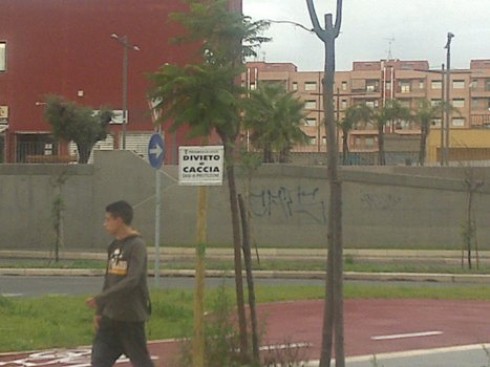 Lecce cartello divieto caccia v.le stadio