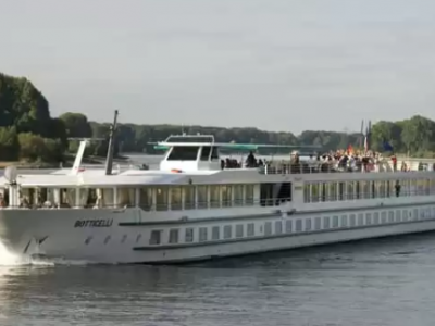 Normandia: una nave da crociera prende fuoco nel porto di Honfleur, 163 persone evacuate