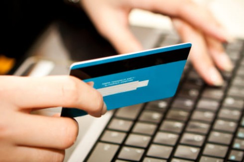 Nuova truffa online. Occhio agli acquirenti che invitano a recarci presso uno sportello “Postamat” e ci chiedono di fare un’operazione digitando un “codice segreto” per ricevere un pagamento.