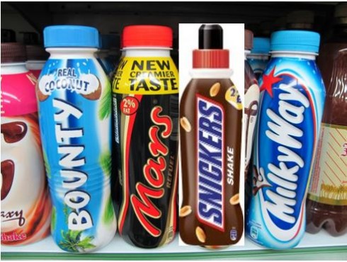 bottiglie di Mars, Bounty e Snickers al latte bottiglie di Mars, Bounty e Snickers al latte