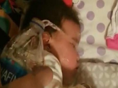 Acqua in faccia alla figlia di nove mesi mentre dorme: 'Mi sveglia sempre di notte'. Arrestata