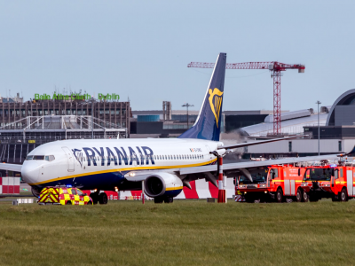 Ryanair, incidente a Dublino: un aereo senza freni esce fuori pista