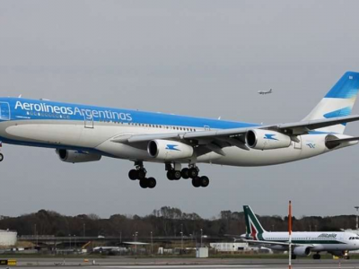 Argentina: a meno di due ore di distanza due aerei di Aerolineas Argentinas rientrano per problemi tecnici. 