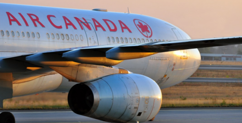 Air Canada, donna si risveglia in un aereo parcheggiato