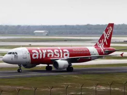 Volo AirAsia effettua atterraggio di emergenza nell'aeroporto di Goa: paura in volo per 168 passeggeri