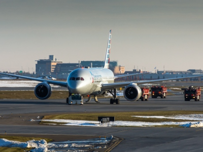 American Airlines Dreamliner effettua un atterraggio di emergenza a Calgary