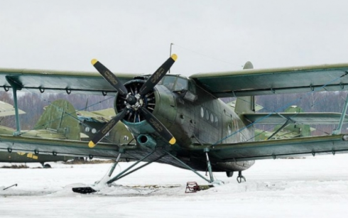 L'aereo passeggeri atterra in emergenza nella foresta: diversi feriti