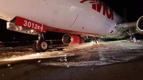 Colombia. Cede carrello atterraggio Boeing 737 della Avior Airlines. Video