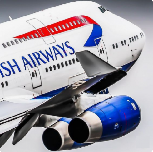 Malore ad alta quota per assistente di volo: aereo dirottato su Manchester.