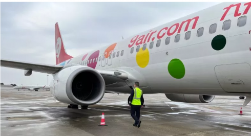 Panico su volo 9 Air Boeing 737-800: la batteria prende fuoco e l'aereo viene evacuato dopo che il volo è stato deviato - VIDEO