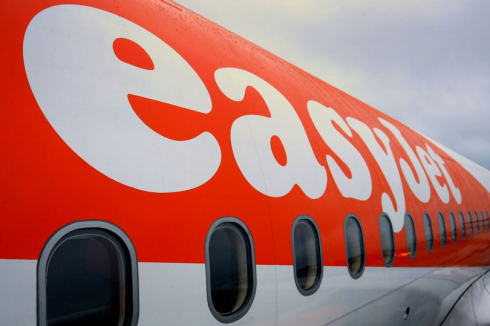 Si sente male prima dell'atterraggio, passeggera soccorsa su volo EasyJet