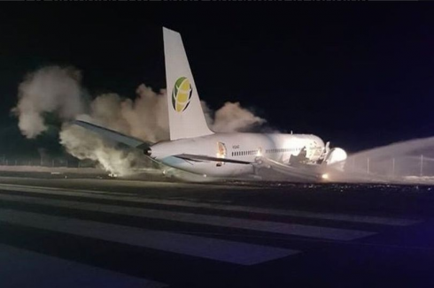 Aeroporto internazionale Cheddi Jagan, paura in pista. Guyana. Aereo Fly Jamaica atterra d'emergenza e finisce fuori pista: diversi feriti. 
