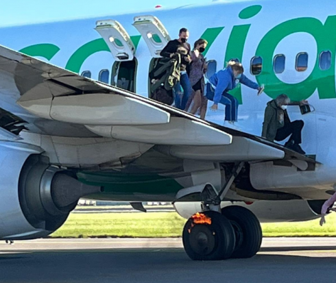 Principio d’incendio su volo Siviglia, Spagna e Amsterdam