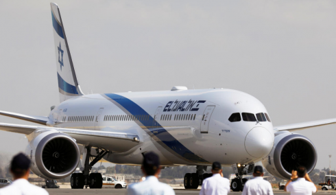 Malore a bordo, aereo atterra d'emergenza a Vienna. È accaduto in serata sul volo Tel Aviv - Londra.
