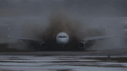 Airbus Avion Express del volo Milano Bergamo – Vilnius esce di pista in fase di atterraggio