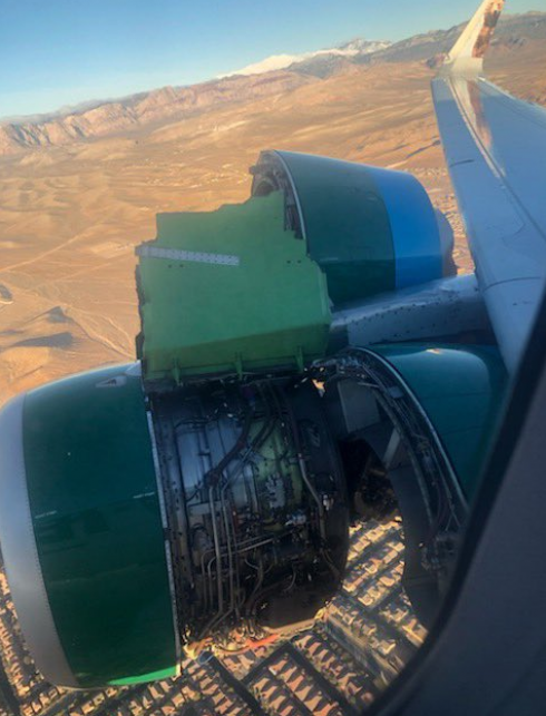 USA, aereo perde il coperchio del motore al decollo.Terrore su un volo della Frontier Airlines