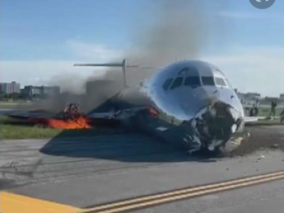 Aereo prende fuoco durante l'atterraggio a Miami, salvi gli occupanti - VIDEO