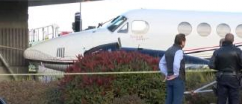 Una ragazzina ruba un aereo e si schianta in un aeroporto della California - VIDEO