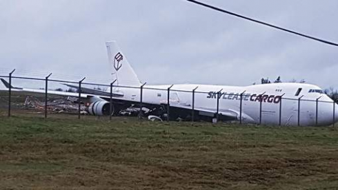Canada. Aereo Sky Lease Cargo finisce fuori pista in atterraggio. Probabile un errore umano 	