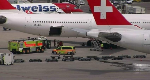 Aereo Swiss torna indietro all'aeroporto per un pacco sospetto. 