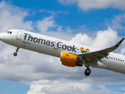 Passeggero assalta l'equipaggio di cabina a 10.000 metri. Caos a bordo di un aereo Thomas Cook