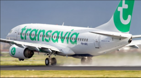 Tenta di aprire il portellone dellʼaereo durante un volo Transavia Parigi - Marrakech