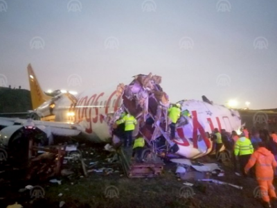 Turchia: aereo esce di pista e si spezza in tre parti, 52 feriti - VIDEO.