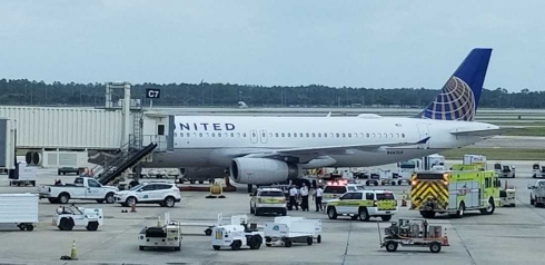 USA, un motore in panne dopo il decollo, l'aereo torna indietro