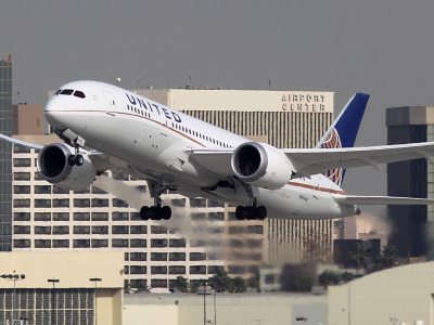 "Mayday carburante finito", volo della United Airlines effettua un atterraggio di emergenza a Sydney  	